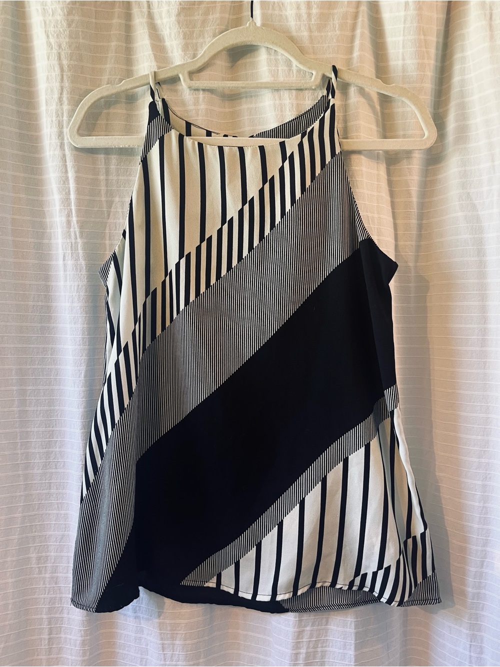 Striped top in Black and White